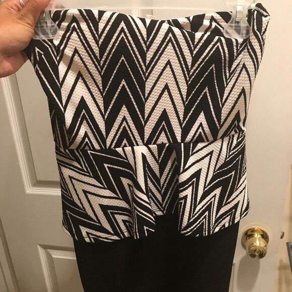 Black and White Womens Small Tube Top Strapless Sleeveless Dress Fit & Flare - Picture 3 of 6